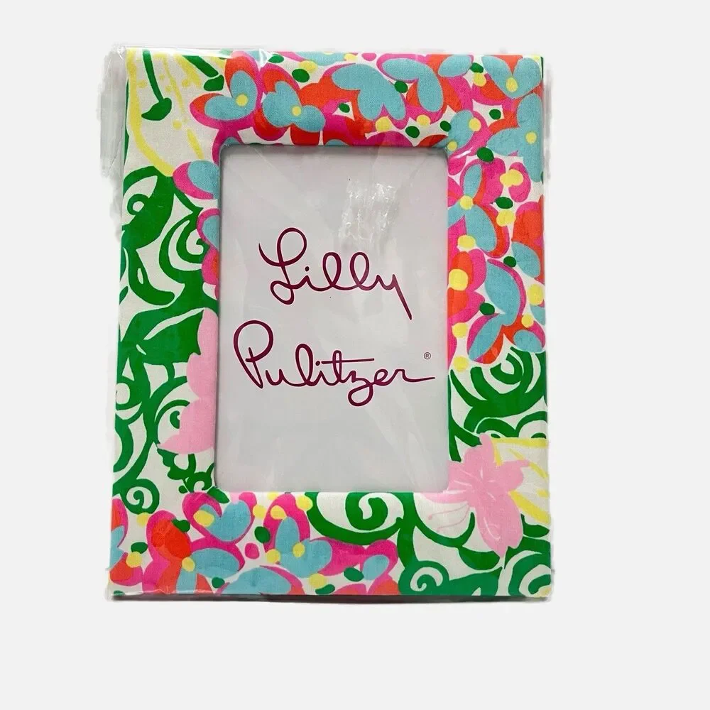 Lily Pulitzer Resort White Mariposa Floral Picture Frame Size  4 X 6 NWT